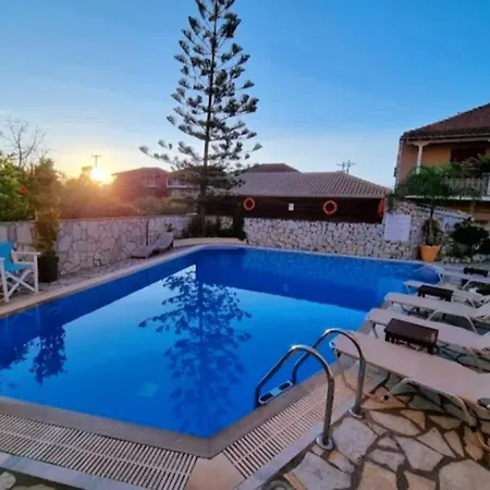 Lägenhetshotell Golden Star 4*