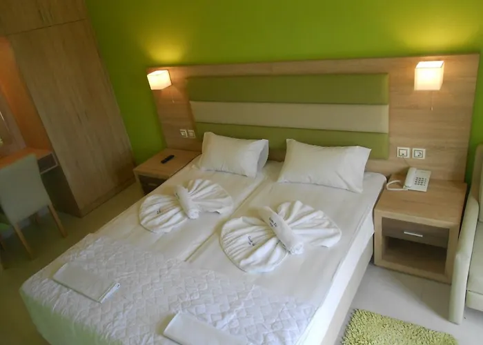 Lägenhetshotell Golden Star Nidhrion