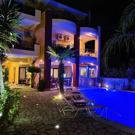 Golden Star Aparthotel