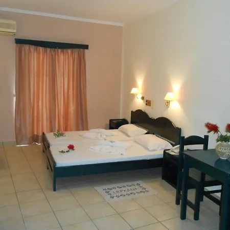 Golden Star Aparthotel 4*
