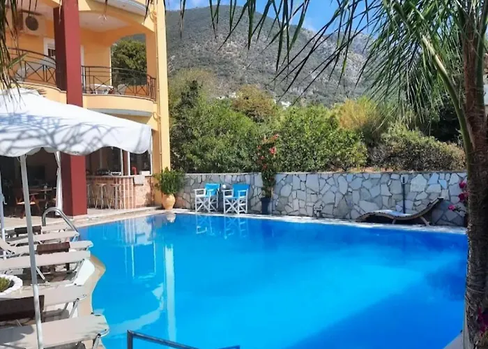 Ξενοδοχείο με διαμερίσματα Golden Star Νυδρί