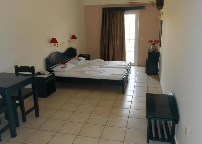 Ξενοδοχείο με διαμερίσματα Golden Star 4*